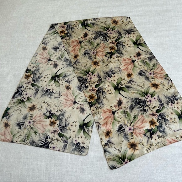 •Barindelli & Trezzi Signed Logo Floral Silk Scarf 16”x62”Made In Italy NWOT - Picture 3 of 11